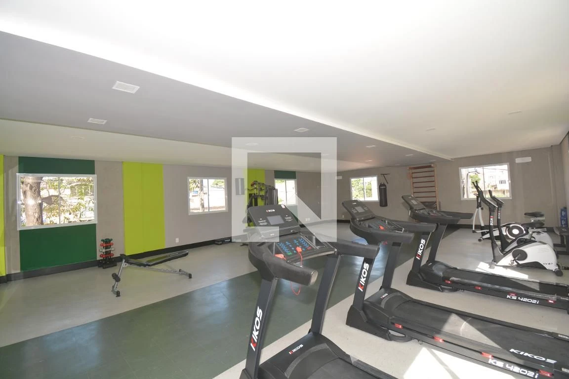2-bedroom apartment in a building with a gym — photo 15