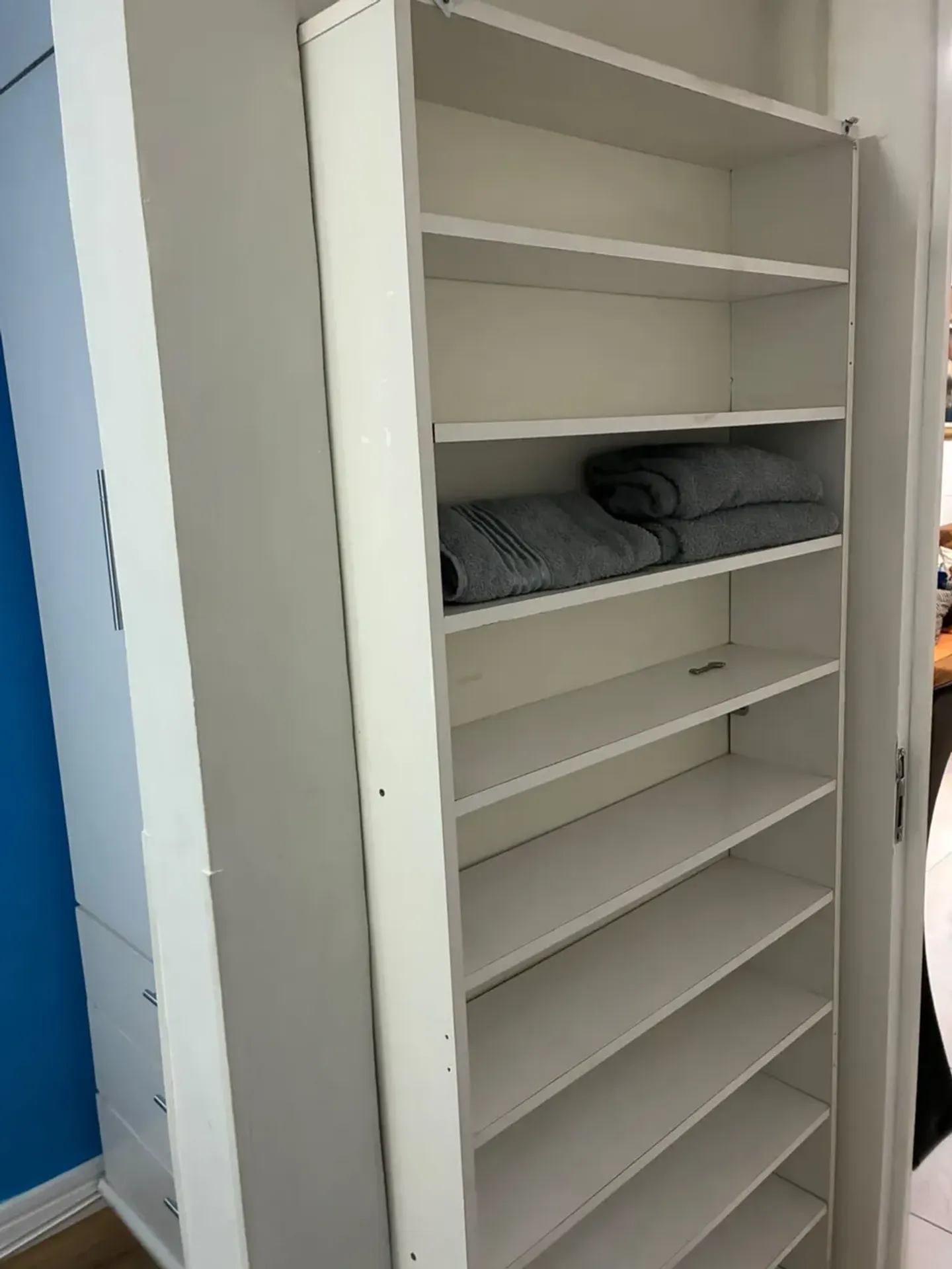 Furnished apartment with 2 bedrooms and a closed kitchen — photo 17