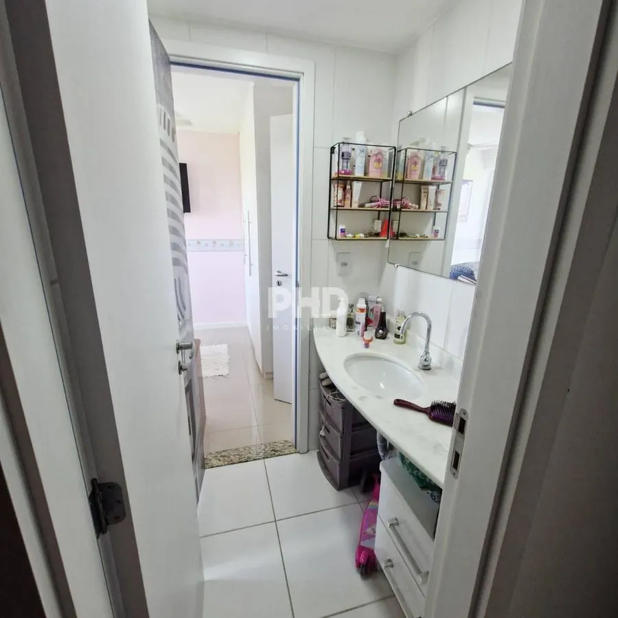 Furnished apartment, 95 m², with floor-to-ceiling windows — photo 28