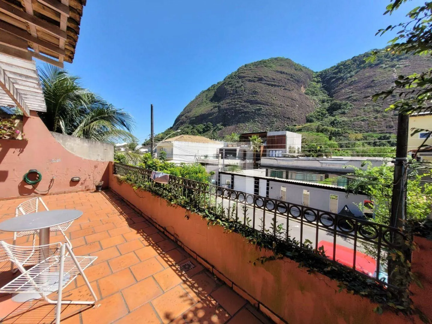Furnished triplex house with 4 bedrooms 4 baths and 3 parking — photo 25