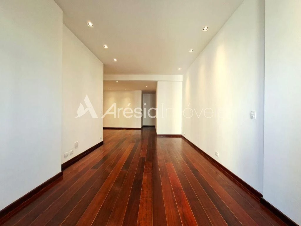 3-bedroom apartment with 140 m² and city-view windows — photo 41