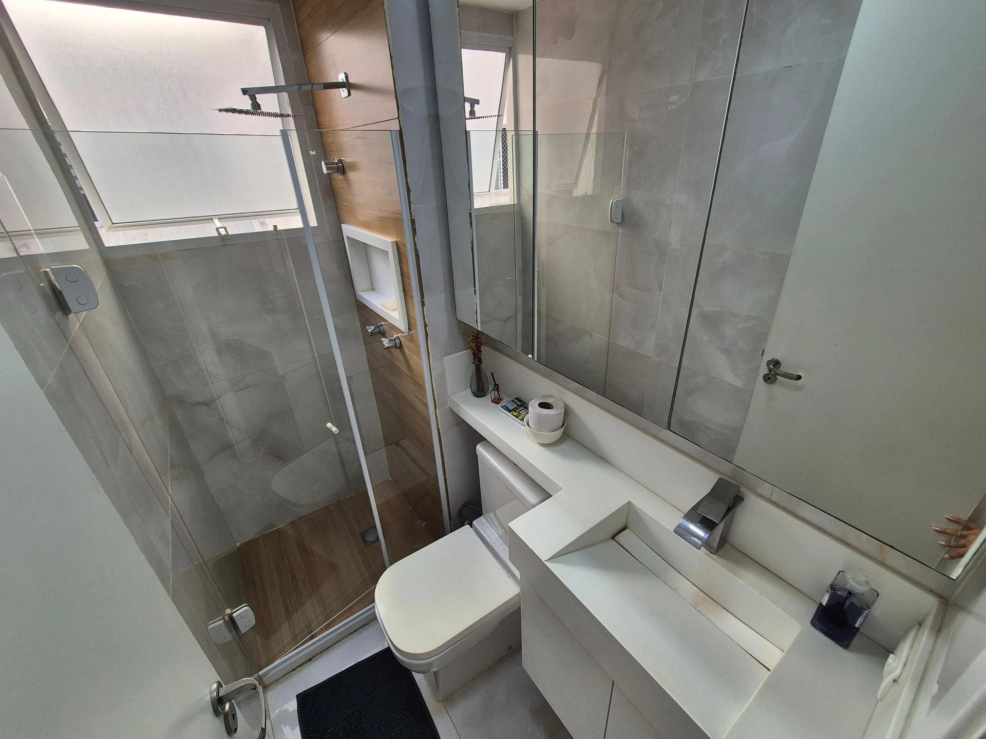 Furnished apartment with 2 bedrooms and 1 parking spot — photo 37