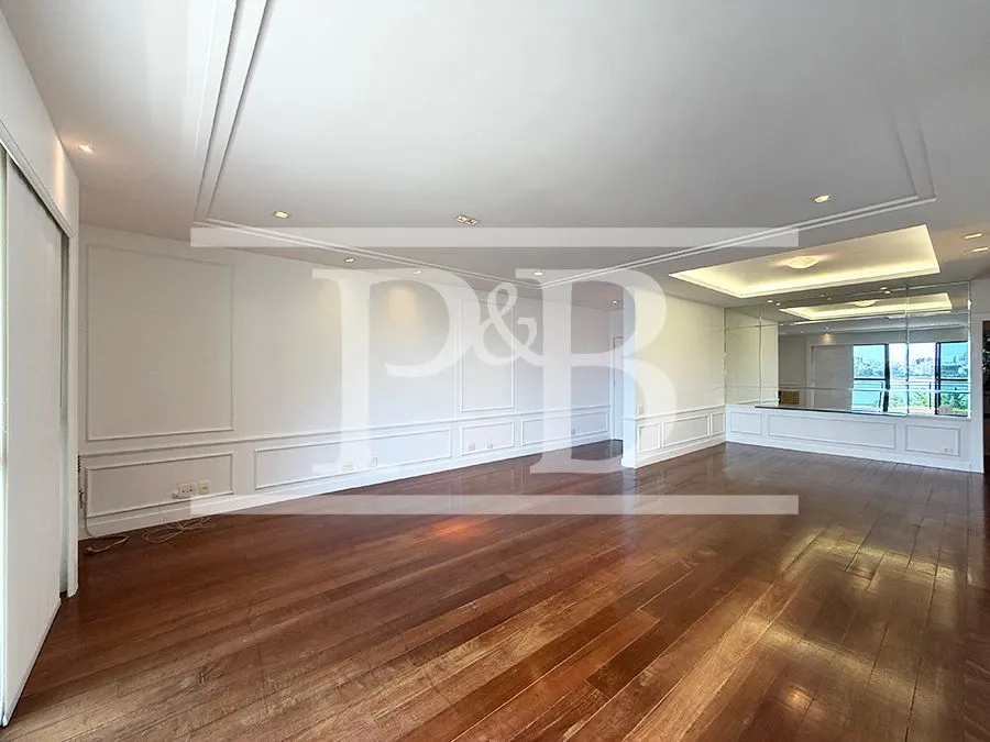 Furnished apartment, 230 m², with a bathtub — photo 22