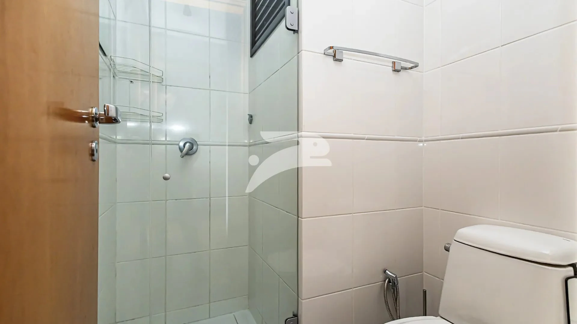 Furnished 1-bedroom apartment with enclosed balcony — photo 9