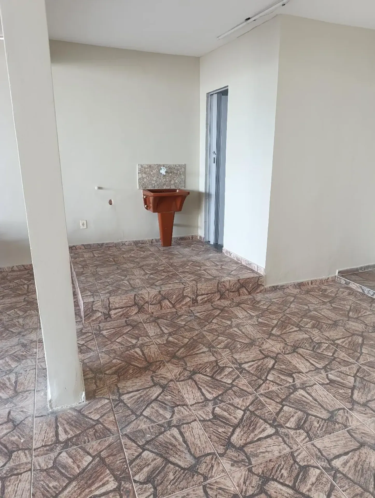 Ванна и 3 спальни: дом 283 м² — photo 4