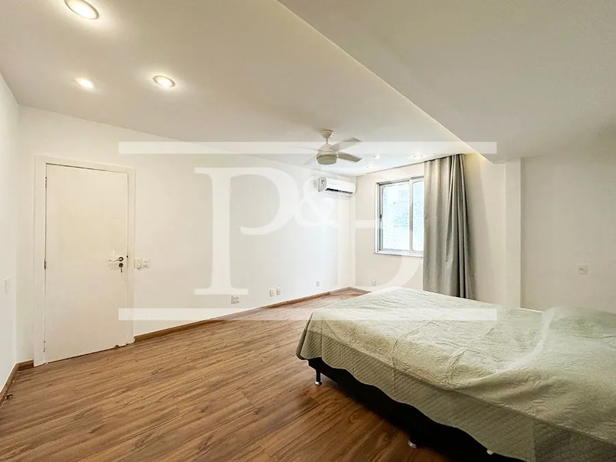 3-bedroom apartment with 220 m² and laundry area — photo 3