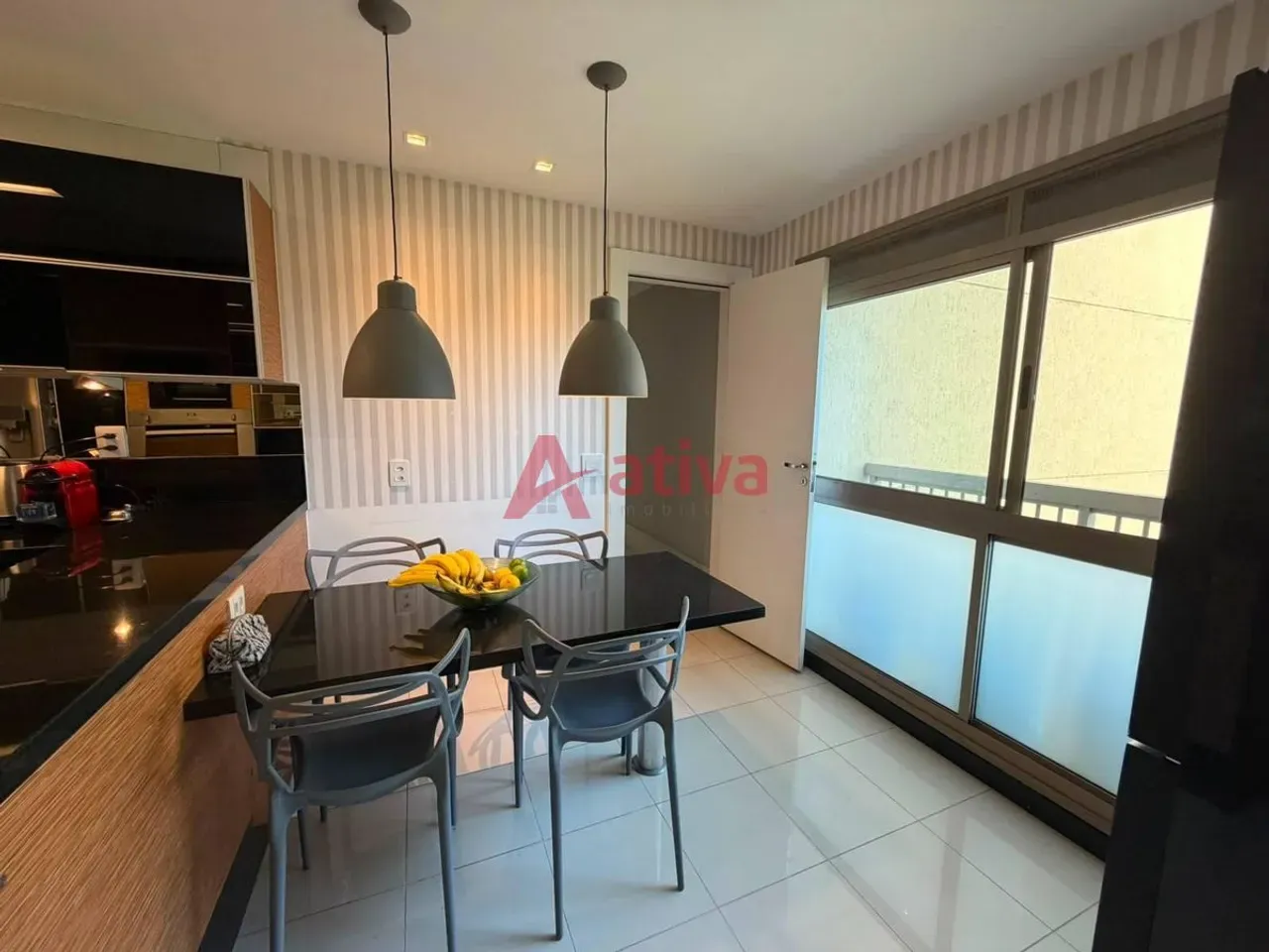 Furnished apartment with 4 bedrooms and an open-plan kitchen — photo 10