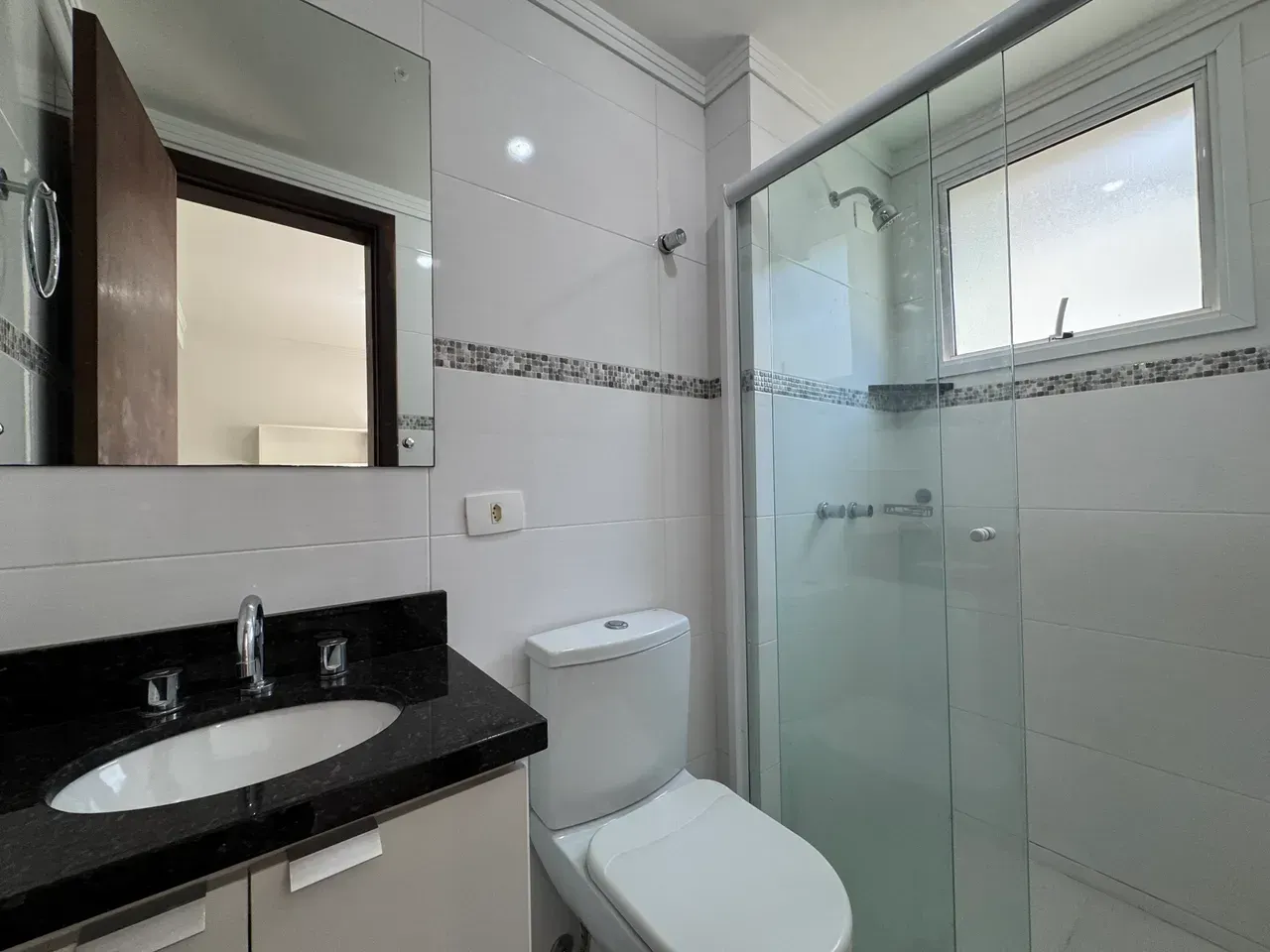1-bedroom apartment with open kitchen and gas stove — photo 9