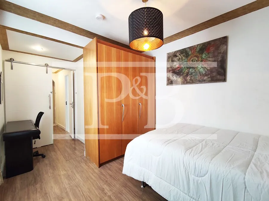 Furnished apartment with 4 bedrooms and 400 m² — photo 41