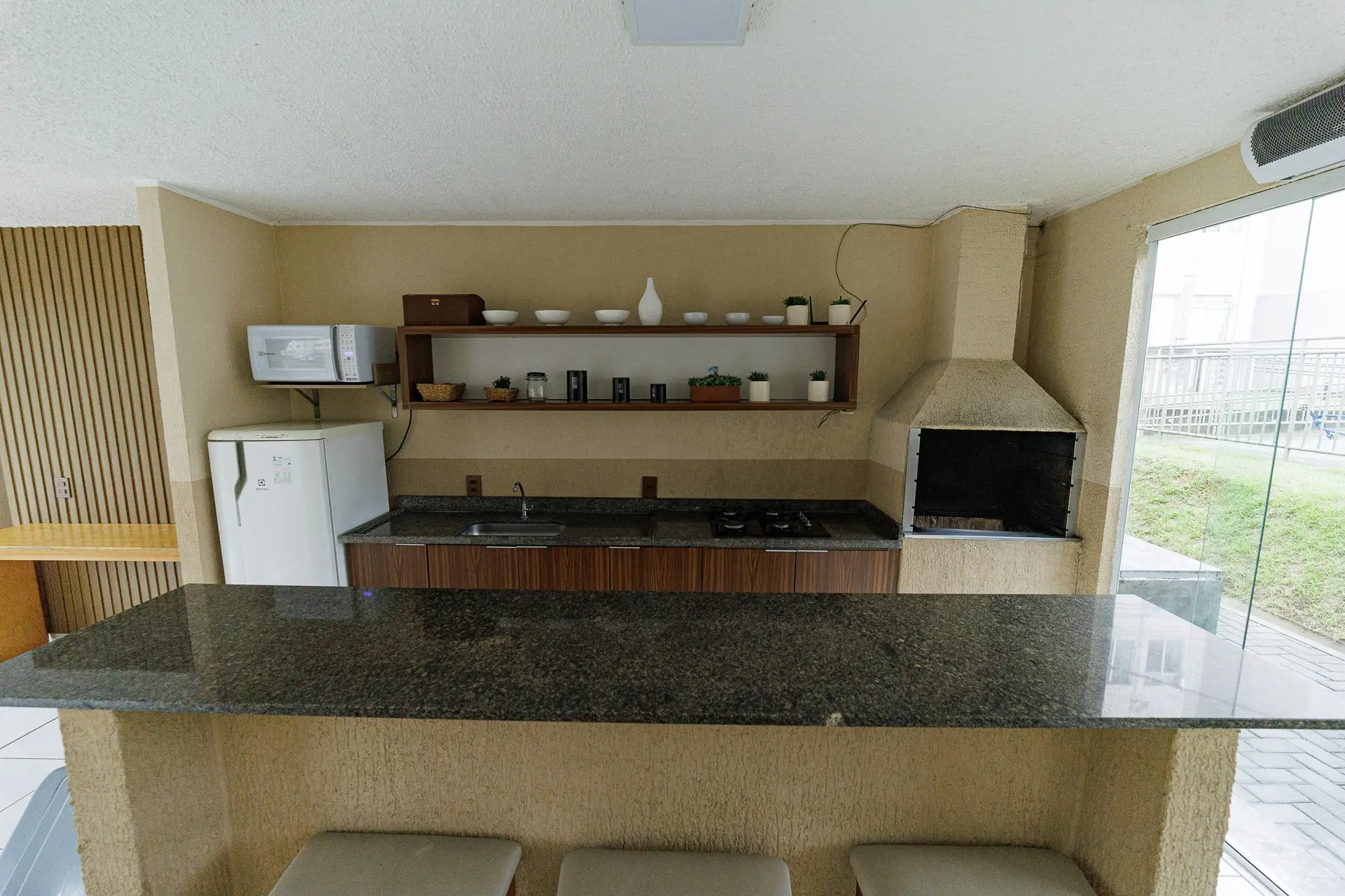 2-bedroom apartment in a building with a pool — photo 23