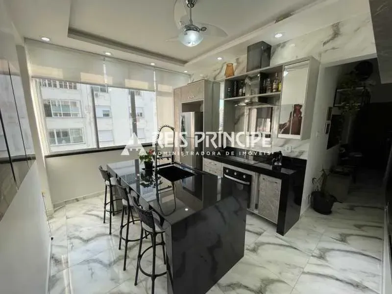 Apartamento mobiliado de 1 quarto com cozinha integrada