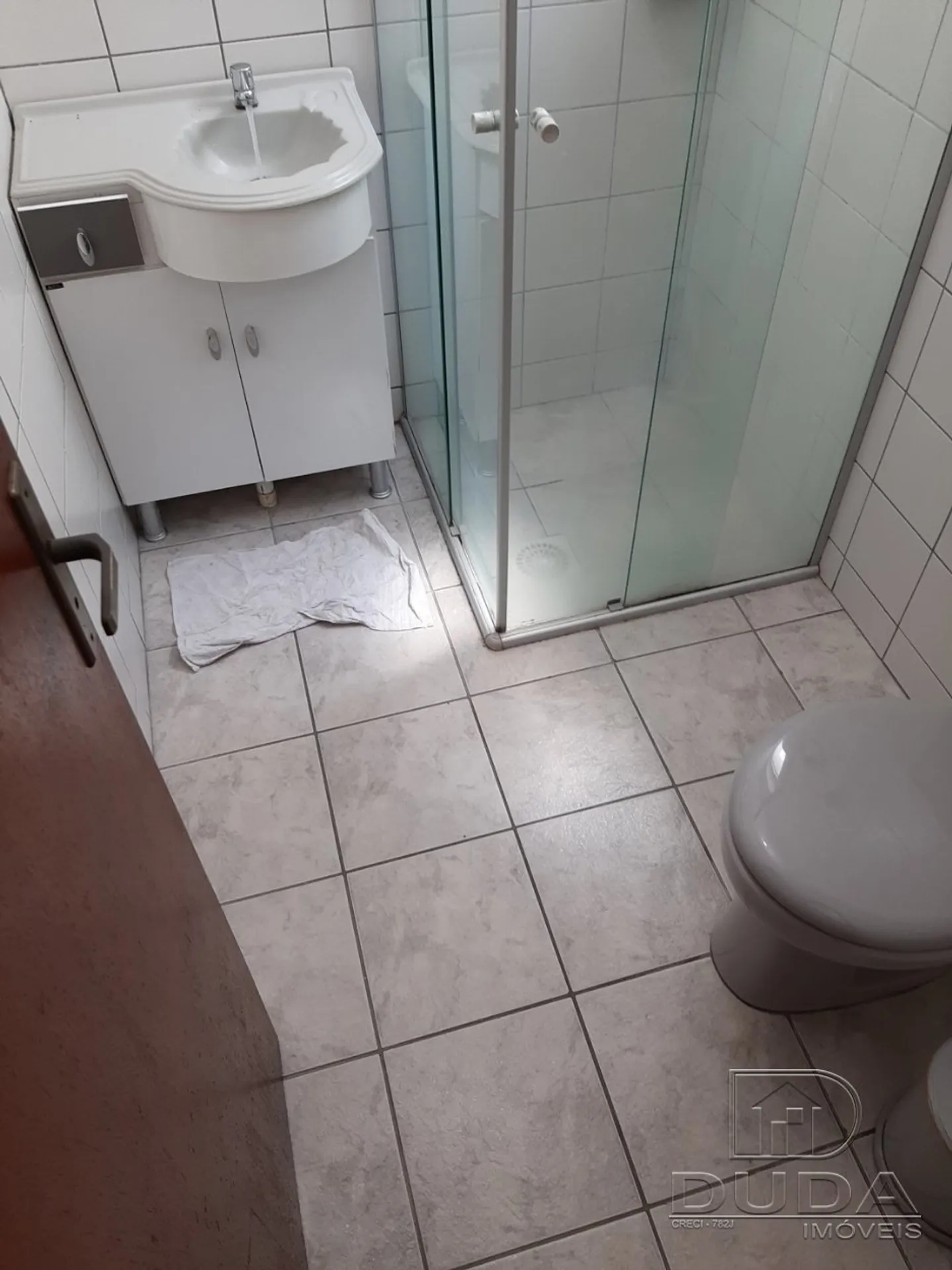 One-bedroom apartment with a washing machine — photo 11