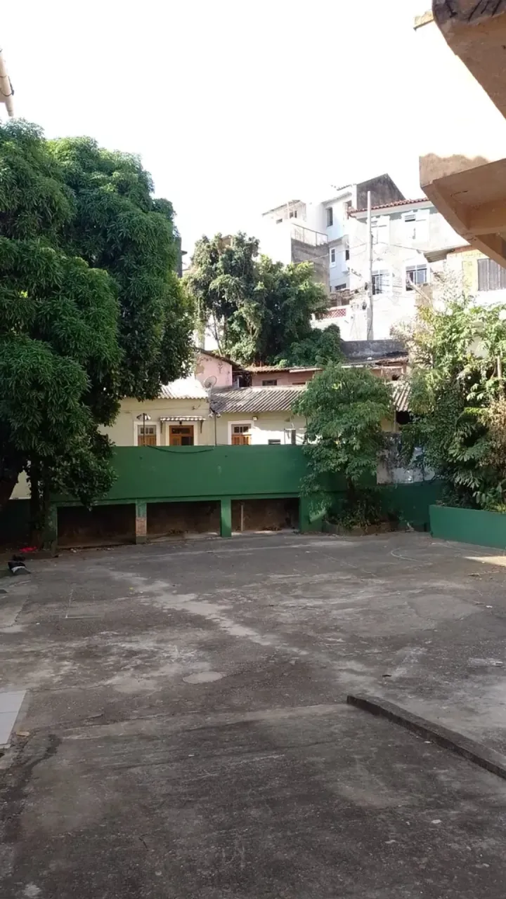 Unfurnished house with 5 bedrooms and 4 bathrooms — photo 3