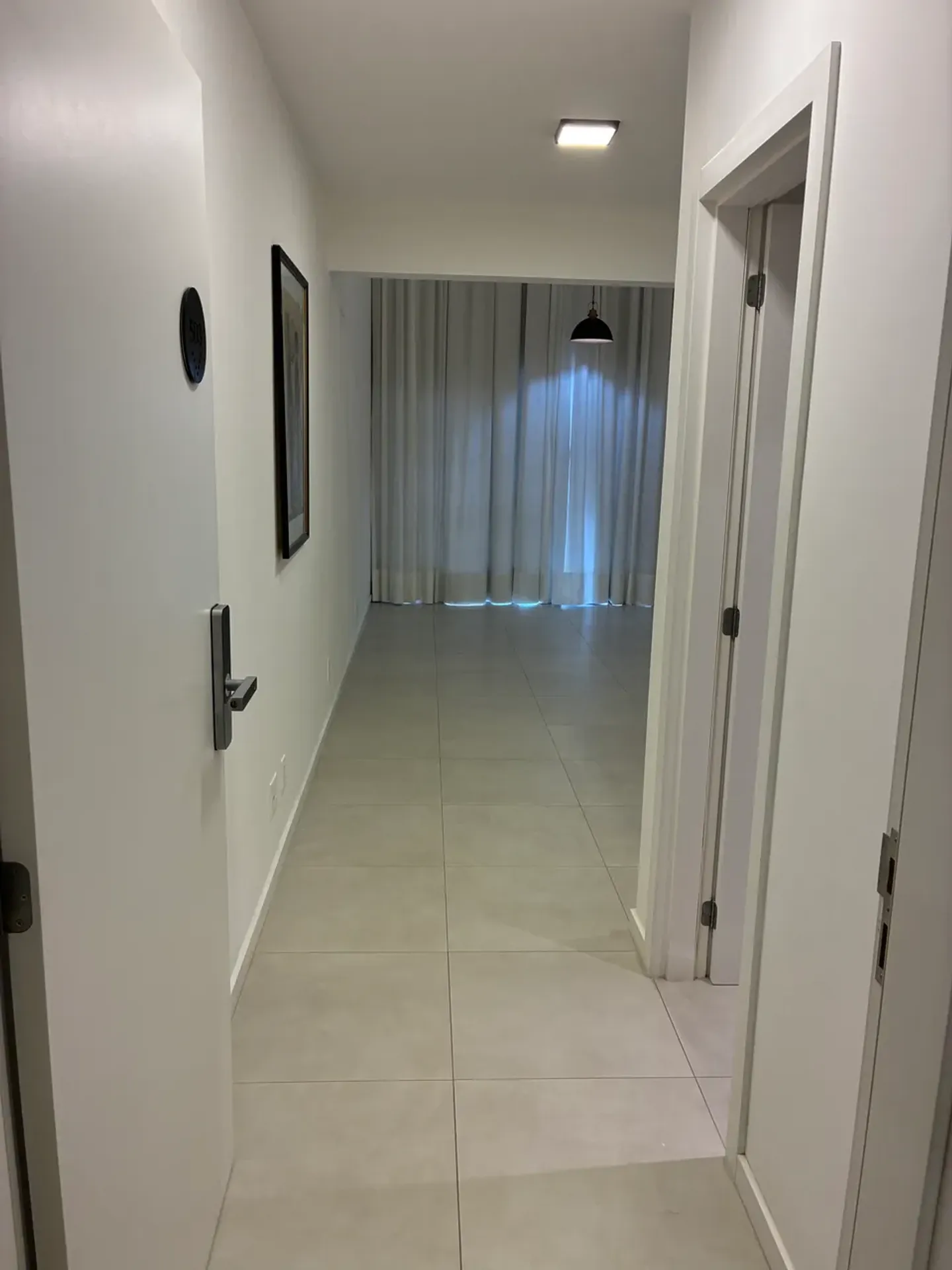 One-bedroom apartment with a mountain view in Florianópolis — photo 16