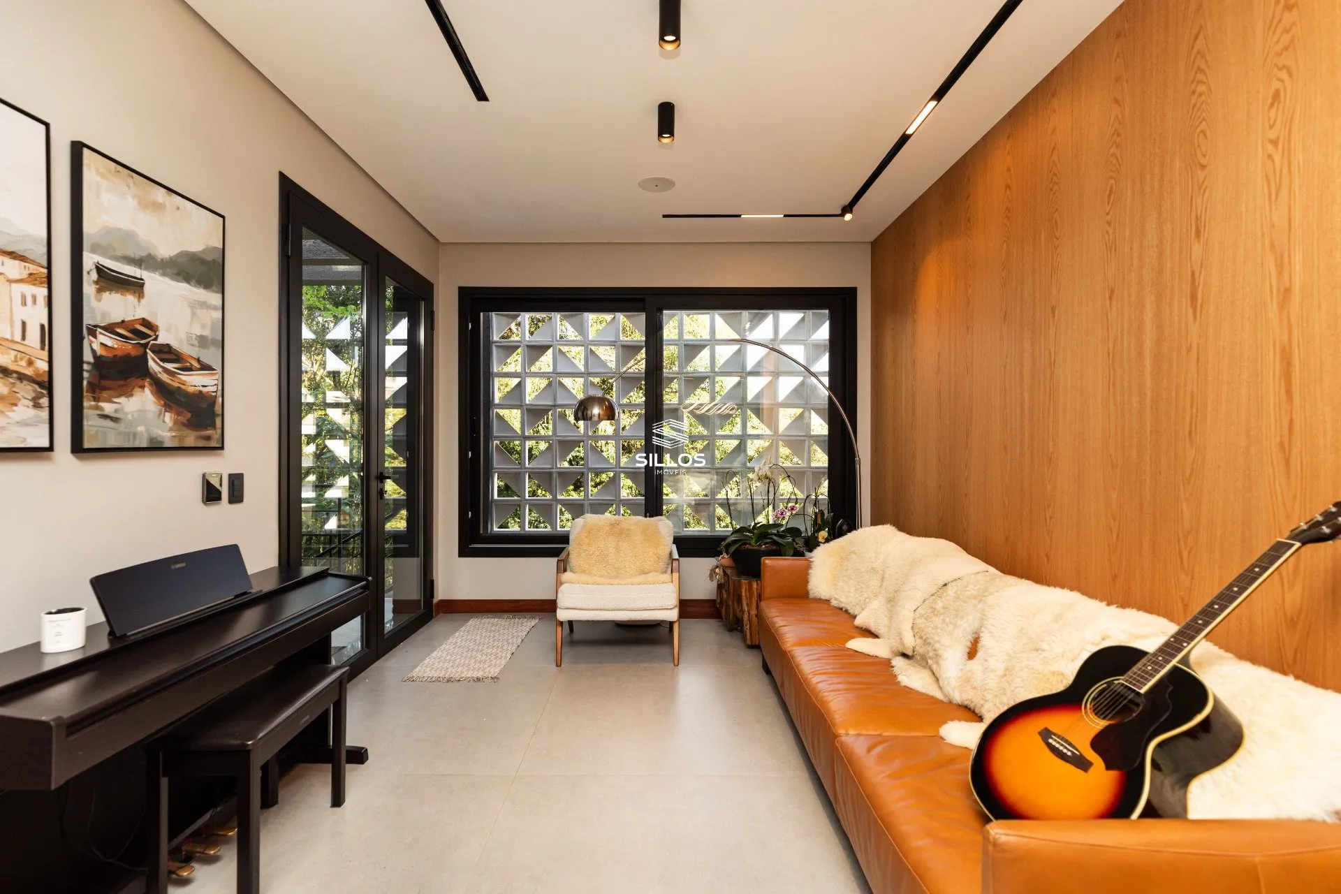 Condominium house with 5 bedrooms and 4 en-suites with balcony — photo 2