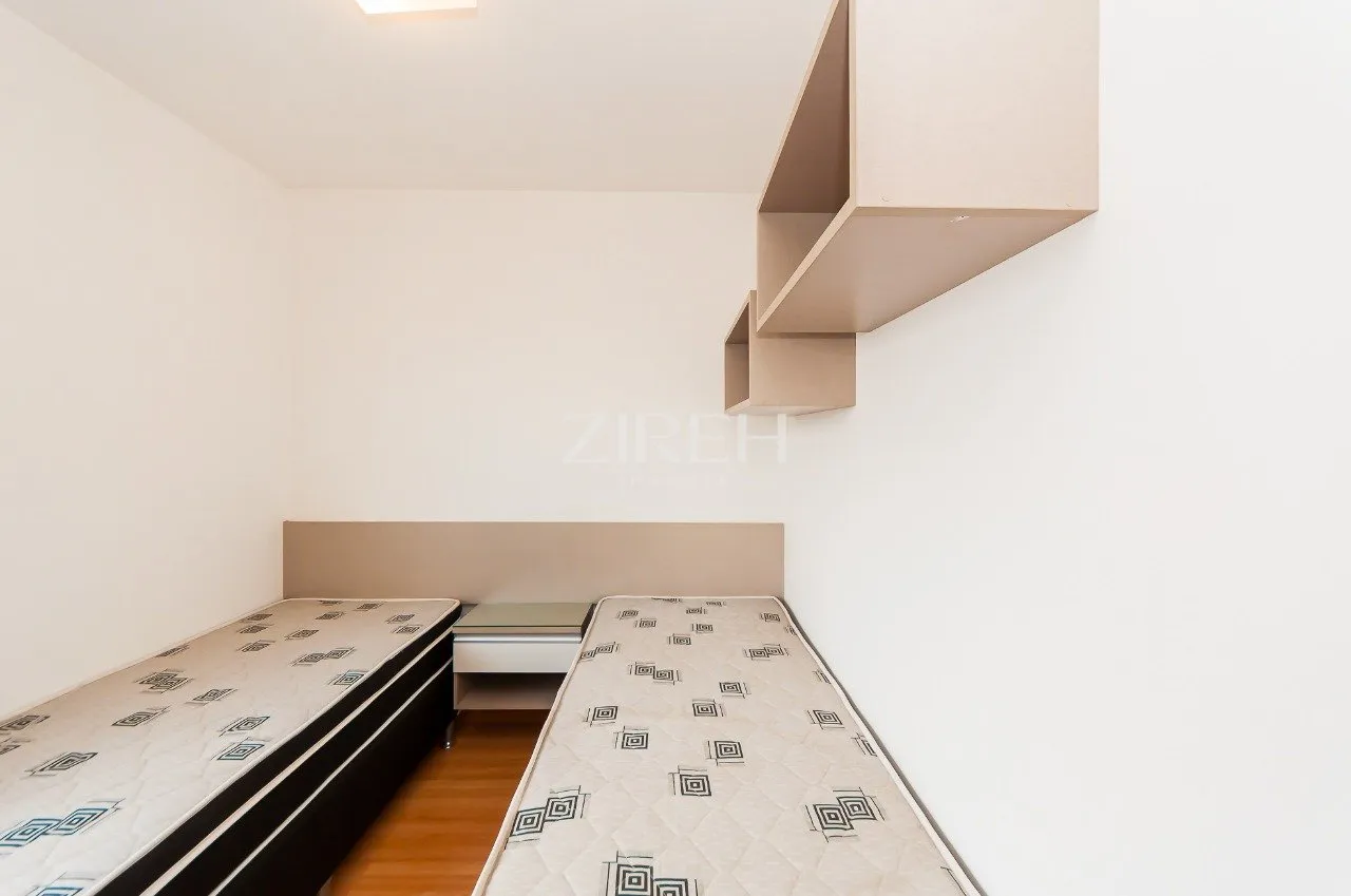 Квартира 70 м² с застеклённым балконом и рабочим местом — photo 11