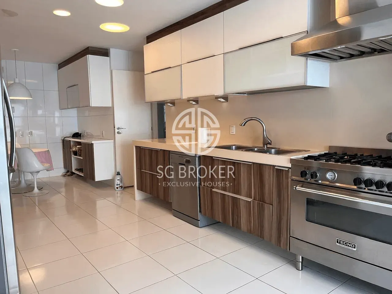 Apartamento mobiliado com 4 quartos e cozinha fechada a gás — photo 2