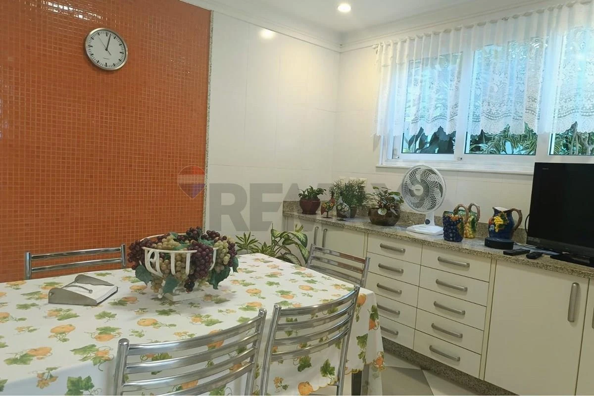 Furnished house with private garden and 5 parking spots — photo 35
