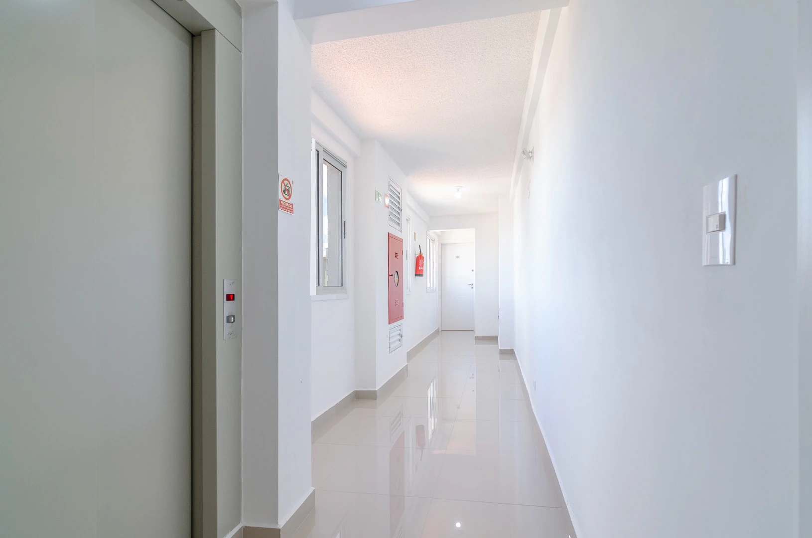 One-bedroom apartment with a washing machine in Curitiba — photo 26