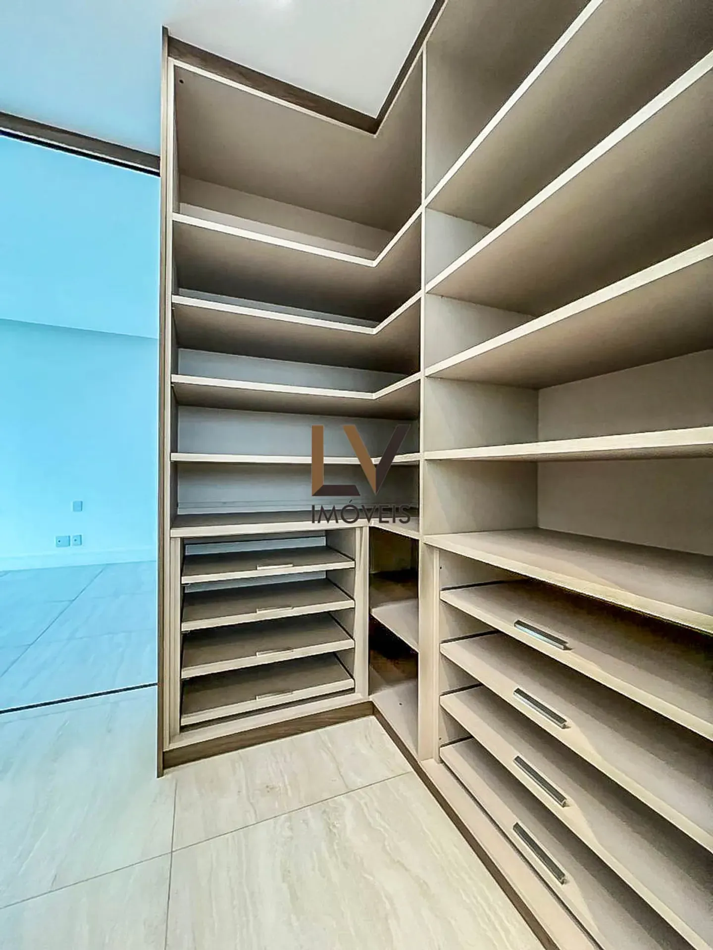 Apartamento mobiliado com 4 quartos e cozinha americana — photo 25