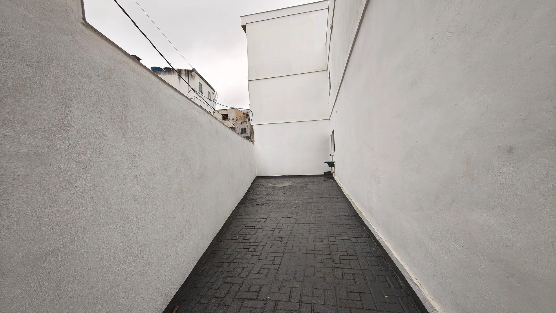 Unfurnished house with 3 bedrooms and 3 bathrooms — photo 45