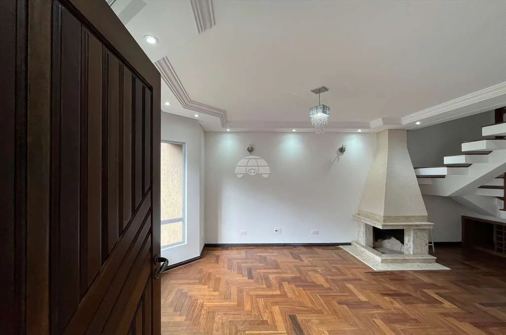 Casa com 3 quartos, 240 m² e 2 vagas de estacionamento