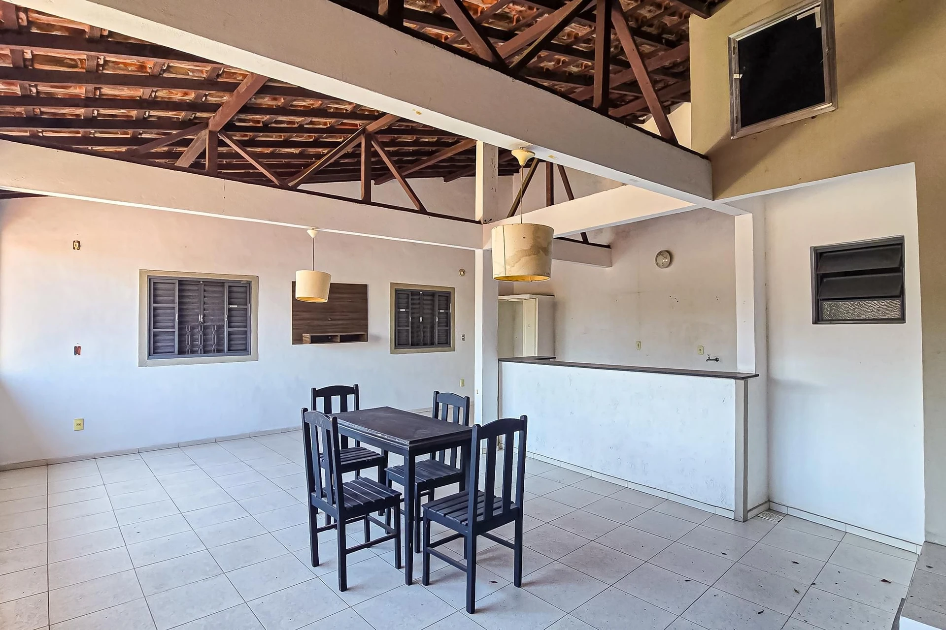 House, 240 m², with a jacuzzi — photo 14