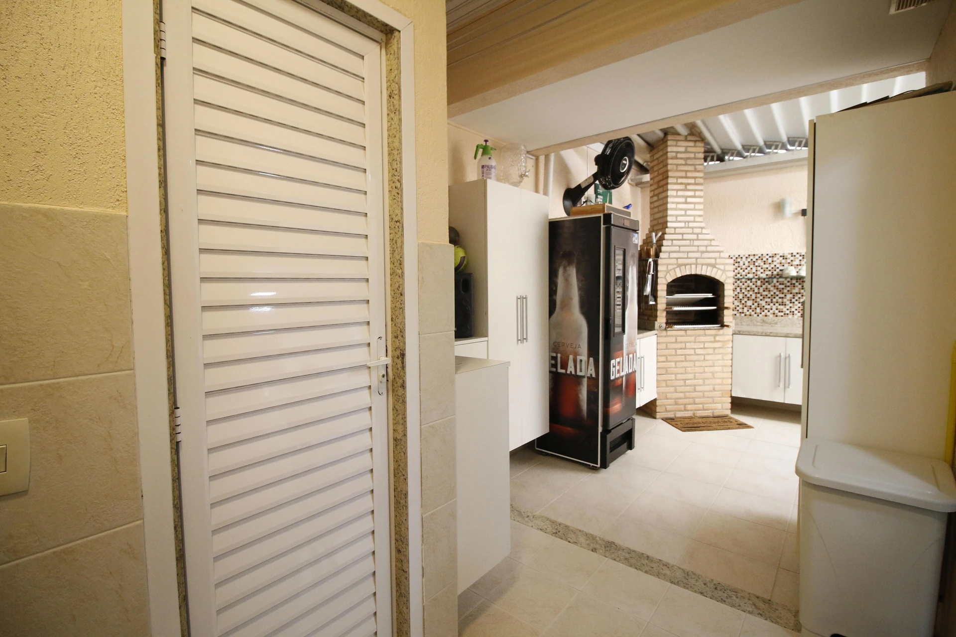 Furnished house, 230 m², with a glass-enclosed balcony — photo 69