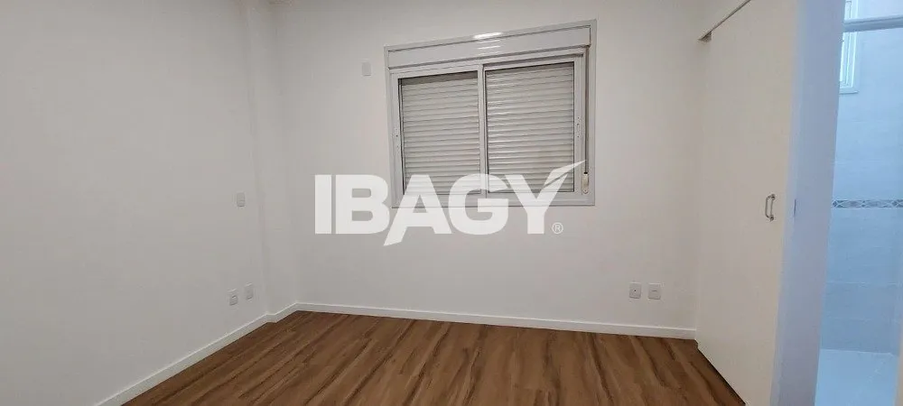 Apartamento de 2 dormitorios con cocina abierta y zona de lavado — photo 15