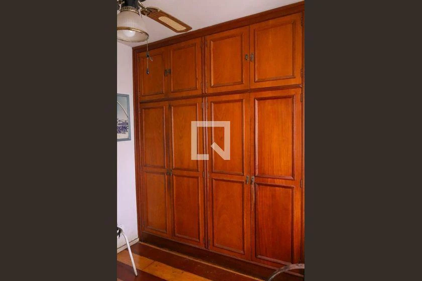 Furnished 2-bedroom apartment with 1 bathroom — photo 35