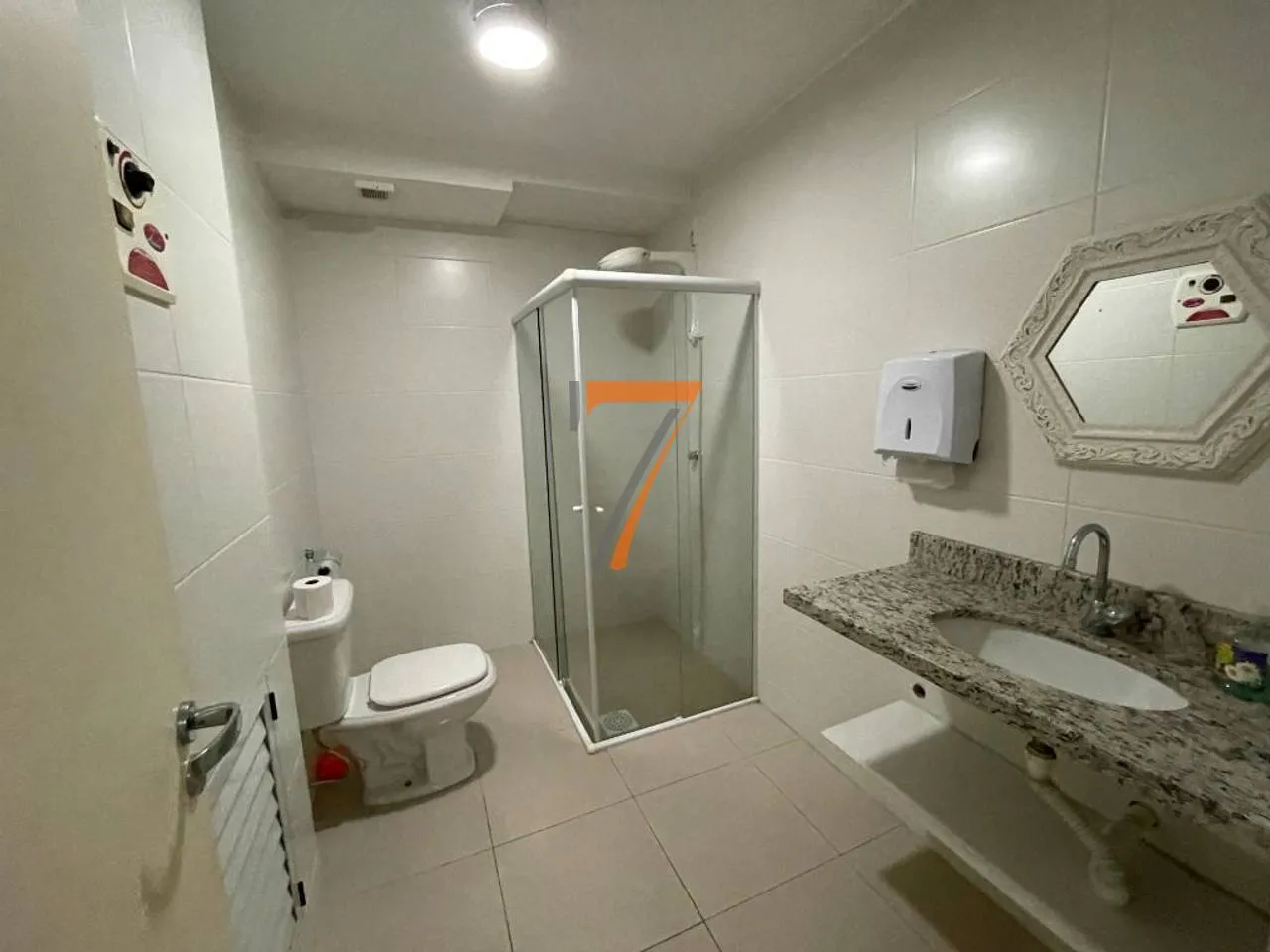 Furnished penthouse with 2 en-suite bedrooms and 210 m² — photo 64