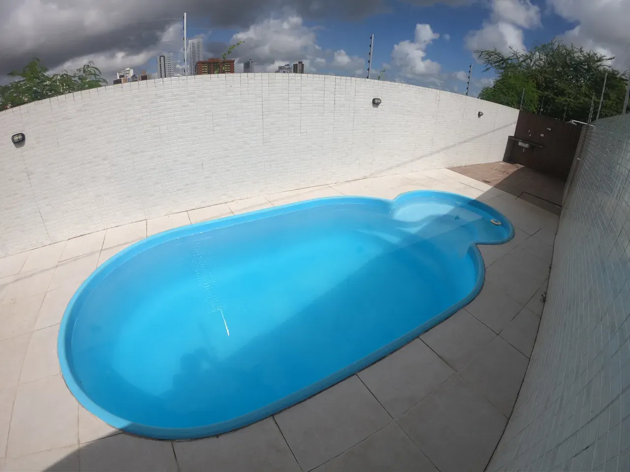 Apartamento de 2 quartos em condomínio com piscina — photo 3