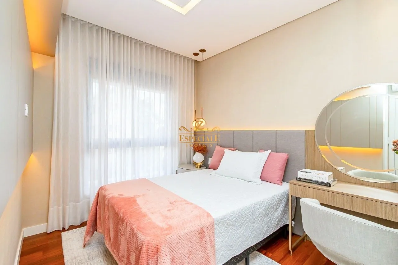 Furnished 186 m² apartment with 3 en-suite bedrooms — photo 13