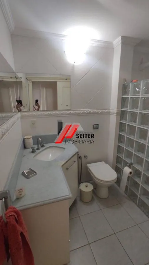 Rental house with 5 bedrooms and an open-plan kitchen — photo 69