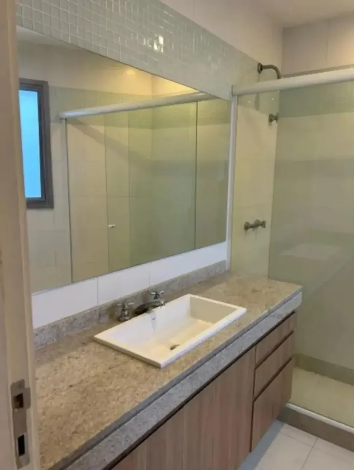 Apartamento com 4 quartos e 5 banheiros, fogão a gás — photo 29