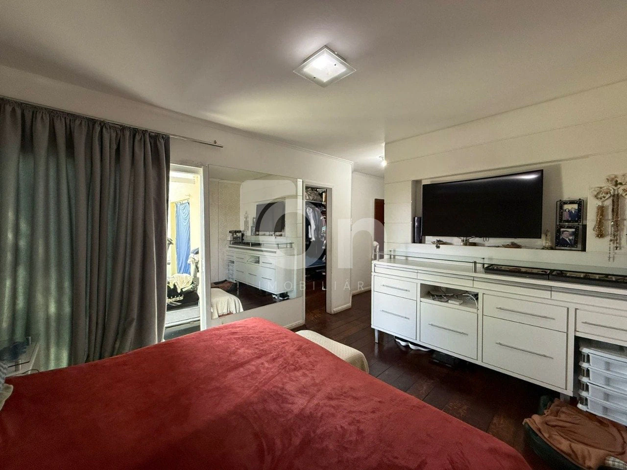 Floor-to-ceiling windows in a 5-bedroom house, 300 m² — photo 19