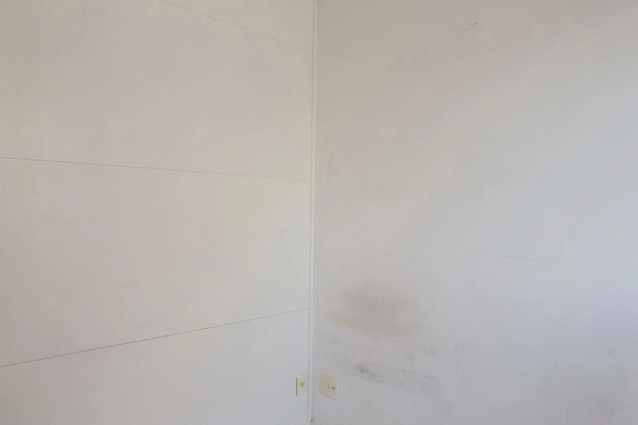 2-bedroom apartment with a glass-enclosed balcony — photo 33