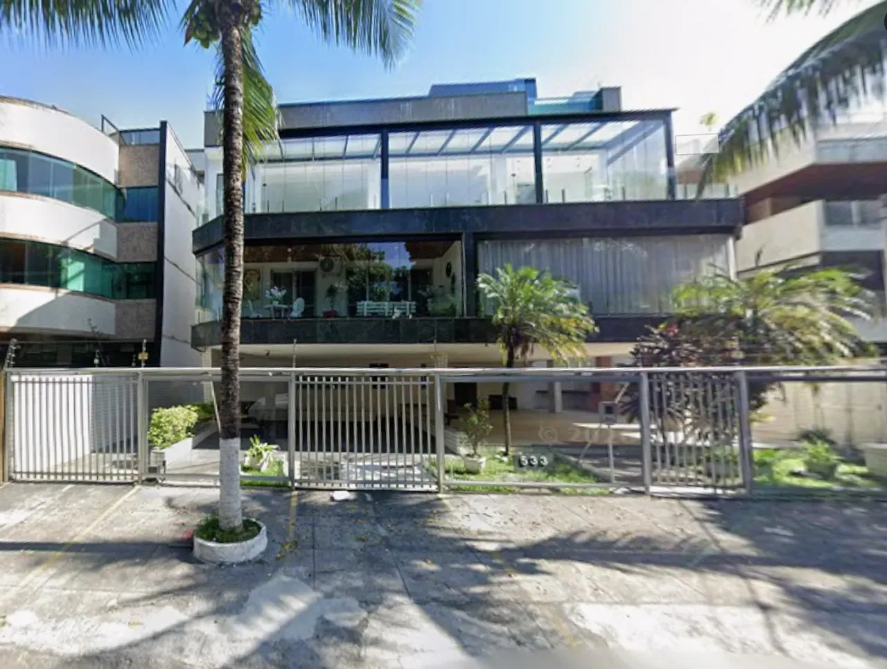 Apartment, 469 m², with a grill on the balcony — photo 5