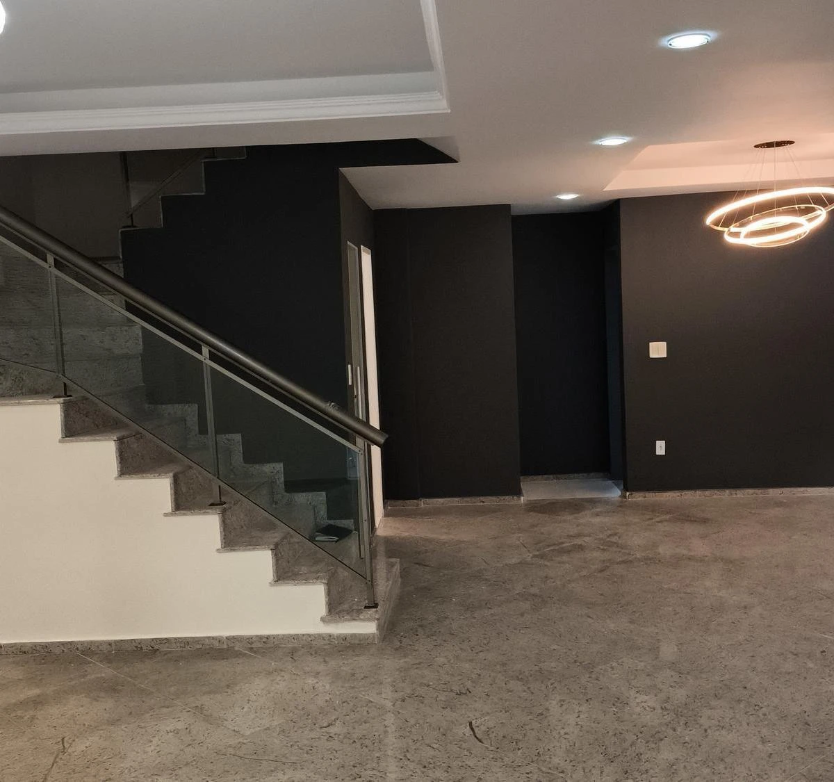 Casa com 4 suítes e 350 m², cozinha com fogão a gás — photo 12