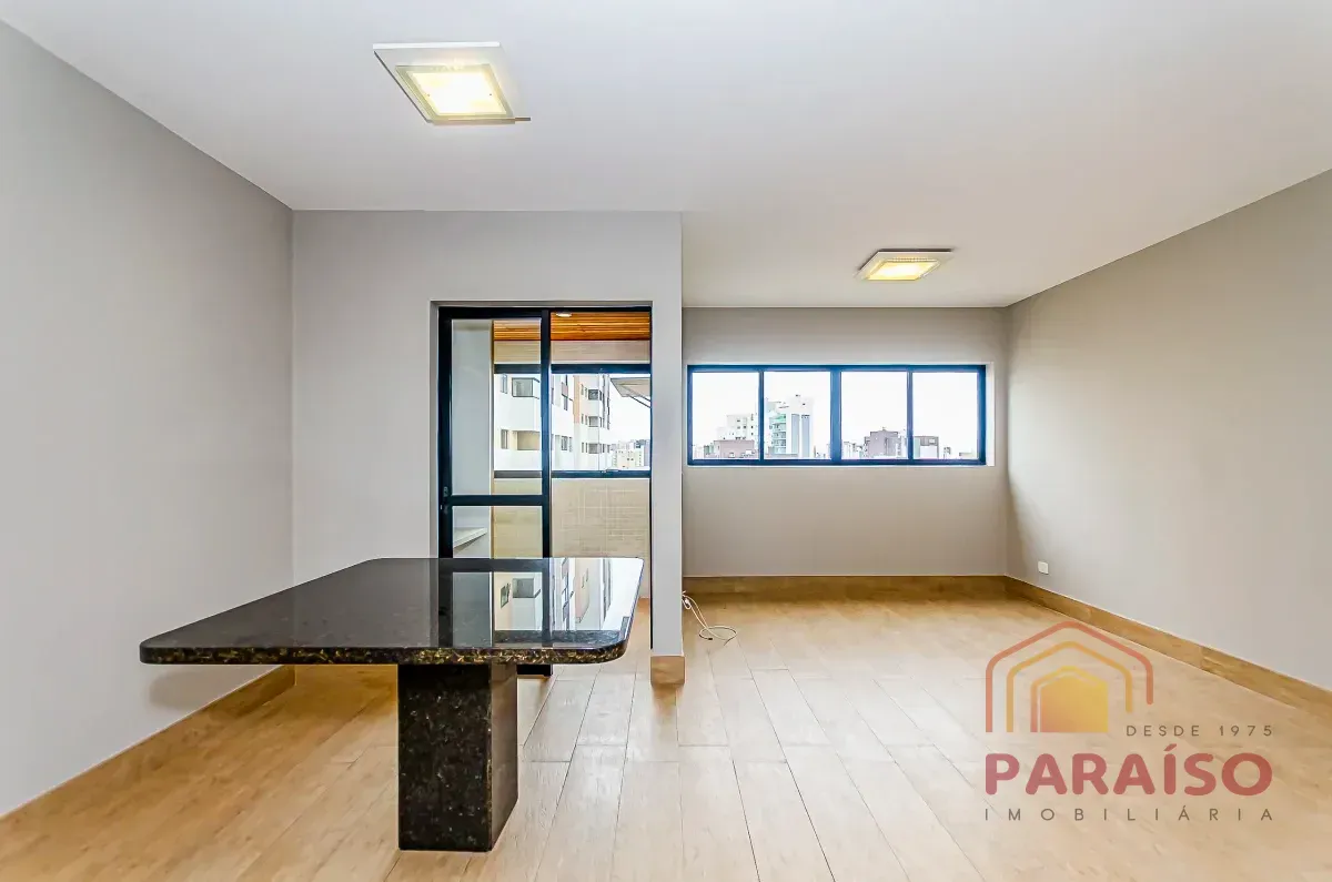 3-bedroom apartment in a building with a gym — photo 11