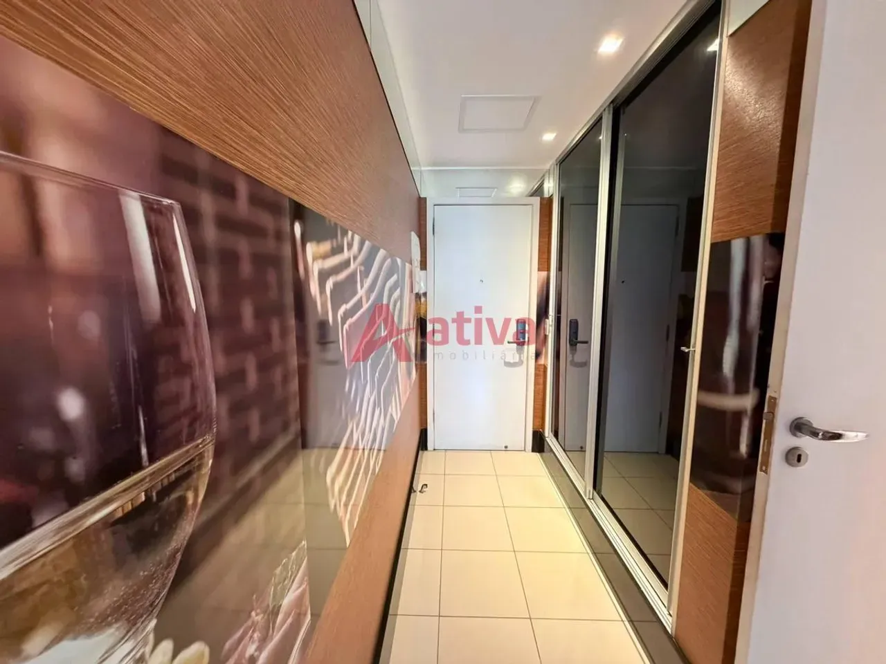 Furnished apartment with 4 bedrooms and an open-plan kitchen — photo 12