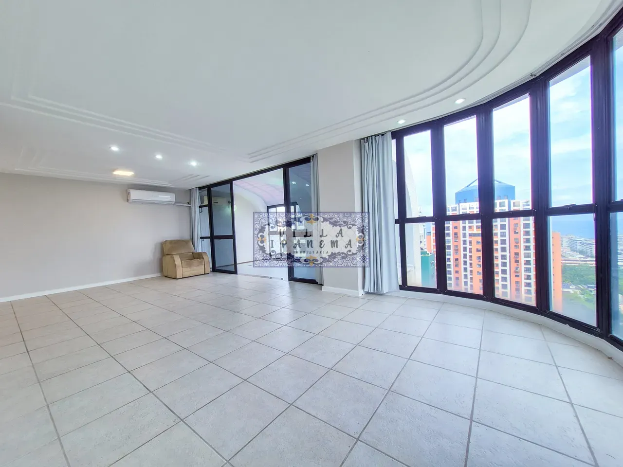 200 m² apartment with 3 en-suite bedrooms and private BBQ — photo 11