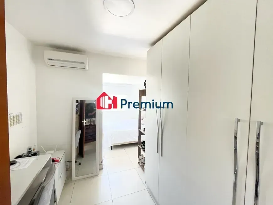 Home office in a 3-bedroom apartment, 200 m² — photo 8