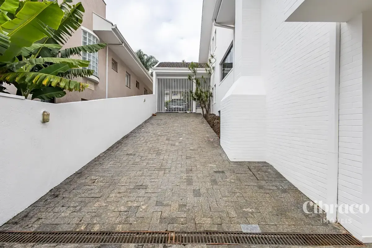 Unfurnished gated condo house with 3 bedrooms and 220 m² — photo 37