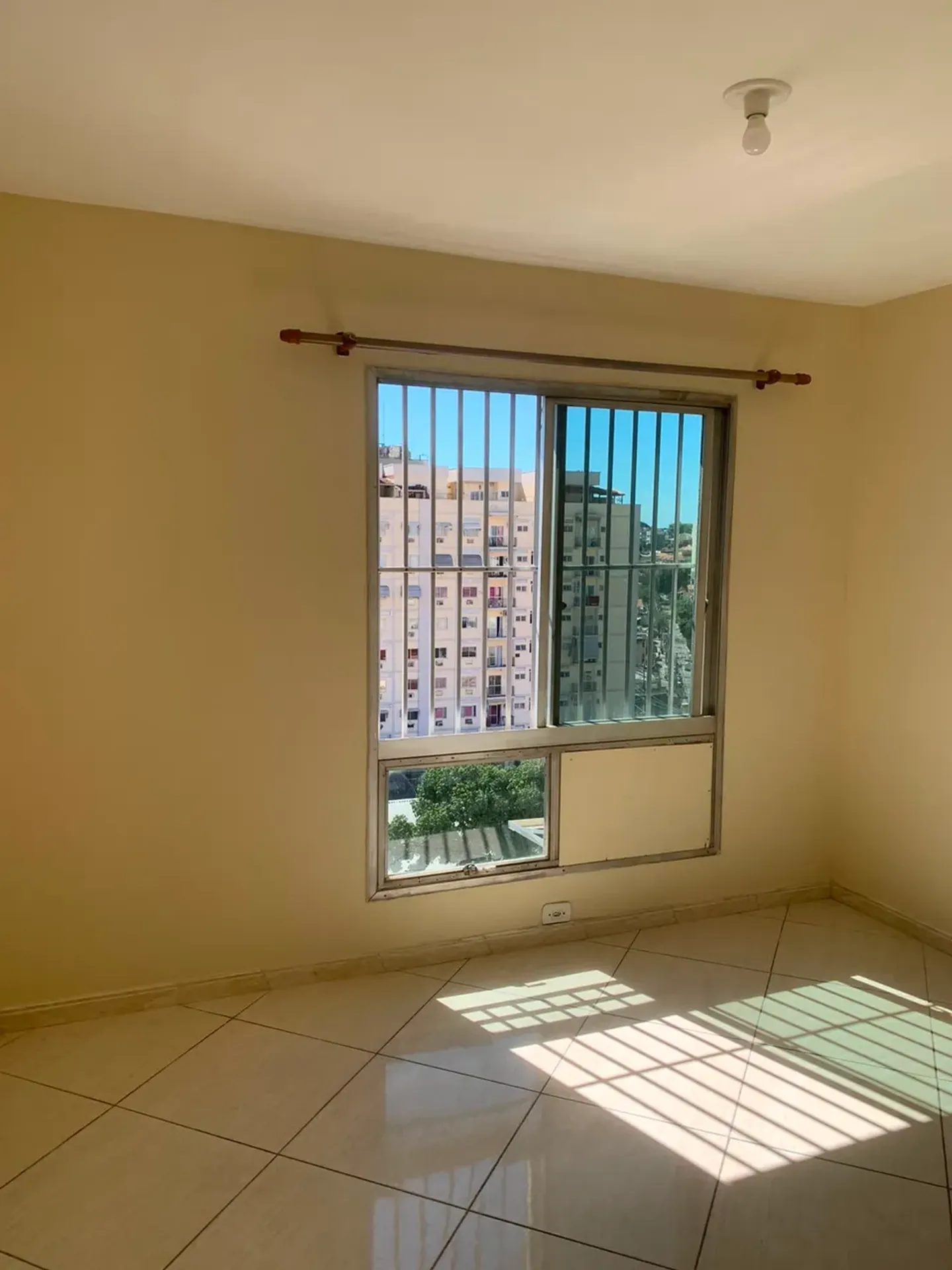 Unfurnished 2-bedroom apartment with 2 bathrooms — photo 28