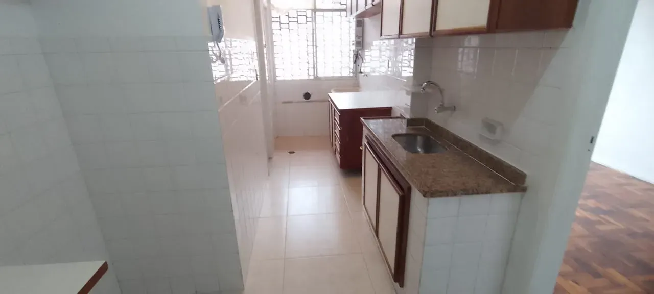 One-bedroom apartment with a mountain view in Rio de Janeiro — photo 12