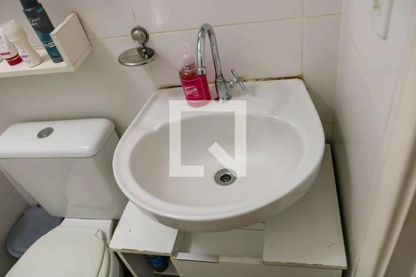 Apartamento mobiliado de 2 quartos em condomínio com piscina — photo 32