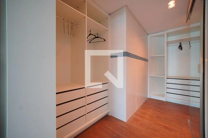Apartment, 205 m², with a glass-enclosed balcony — photo 37