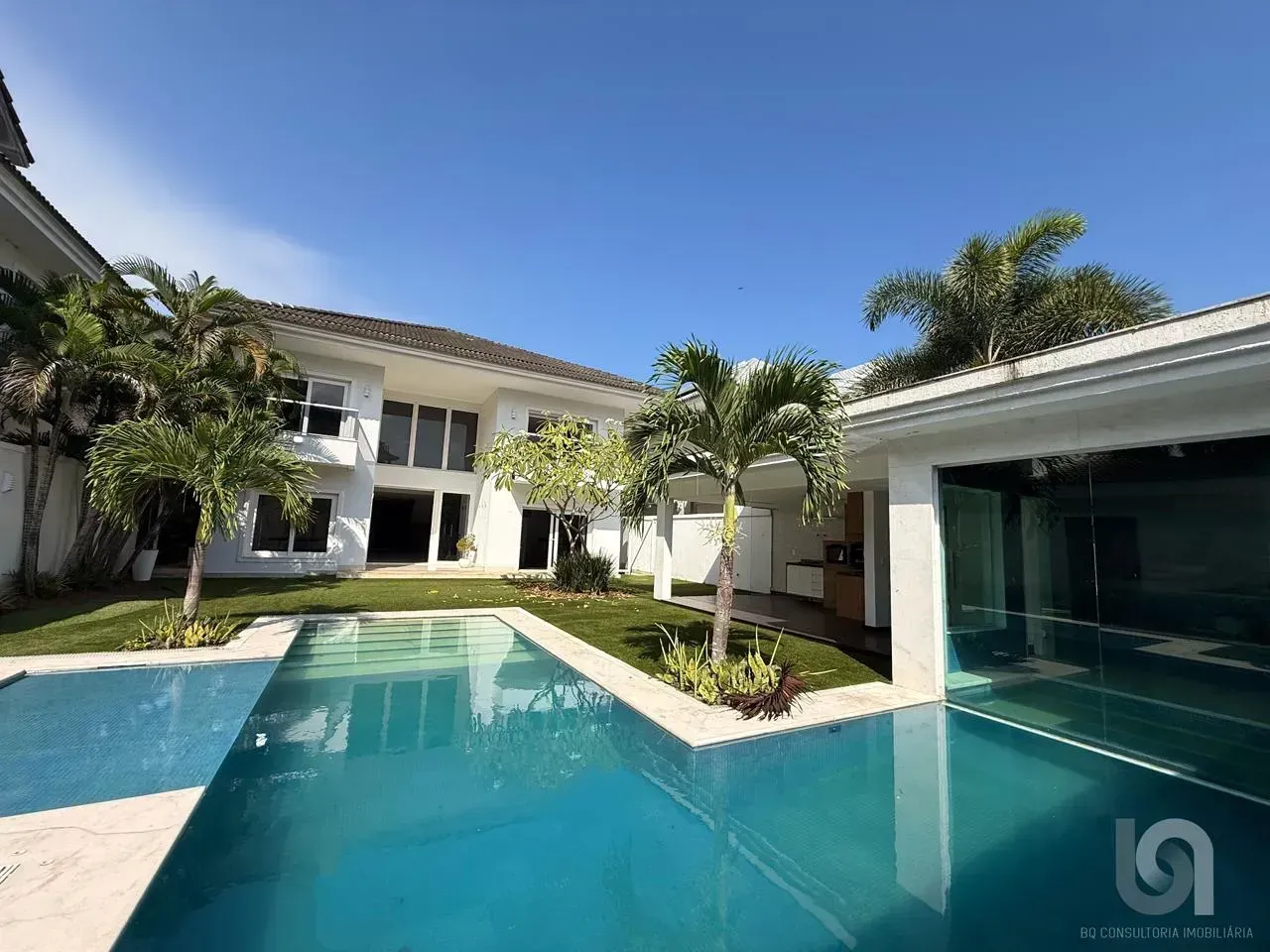 House with 4 bedrooms and 5 baths, 740 m² and 3 parking — photo 4