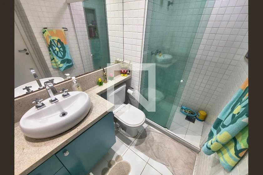 Furnished apartment, 103 m², with a glass-enclosed balcony — photo 12